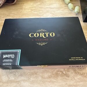 Corto Maduro Cigar Box